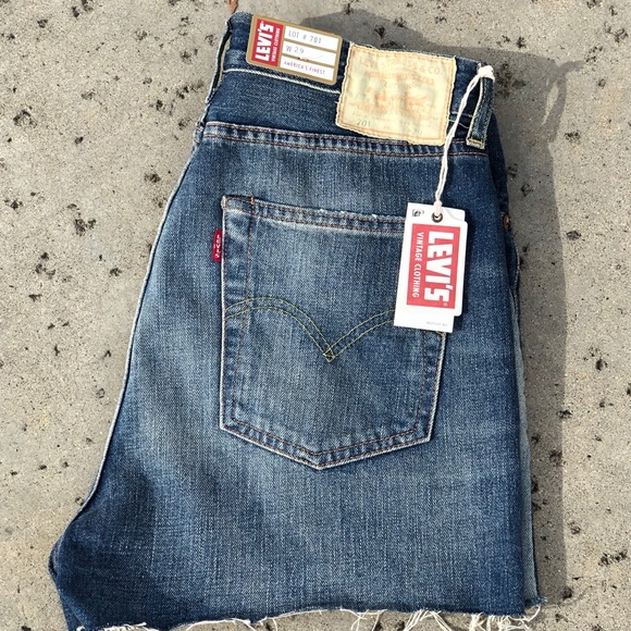 Levis Vintage 701 Cutoff Highrise - Picture 2 of 7